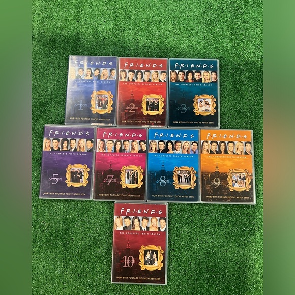📺 FRIENDS ON DVD - Picture 1 of 3